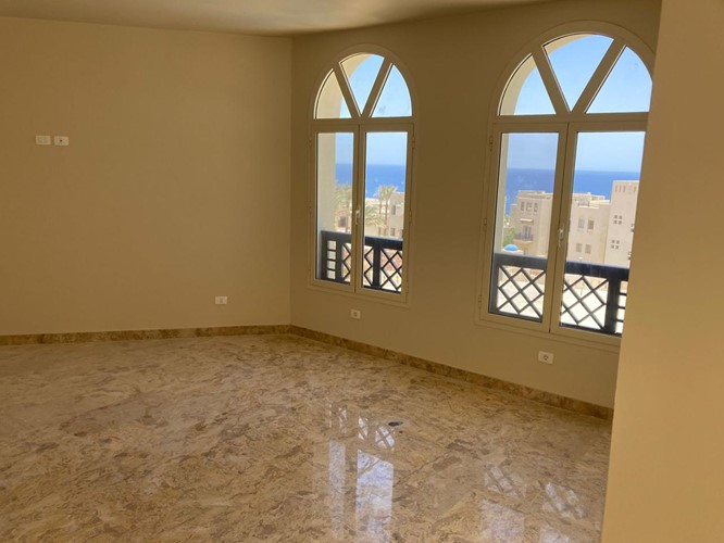 4 BR Penthouse of Prime Location with Pool - 8
